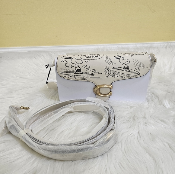 New Coach X Peanuts Tabby Shoulder Bag 26 With Newspaper Print - Picture 8 of 14